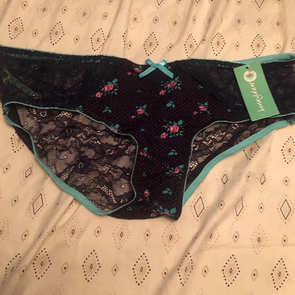 size XL lace hipster underwear